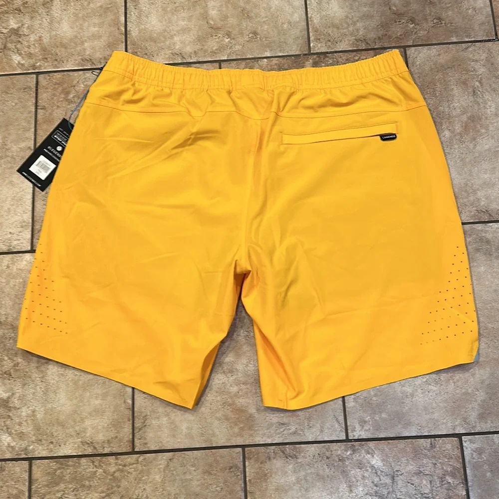 BNWT Legends shorts w/ liner XXL - Picture 2 of 3